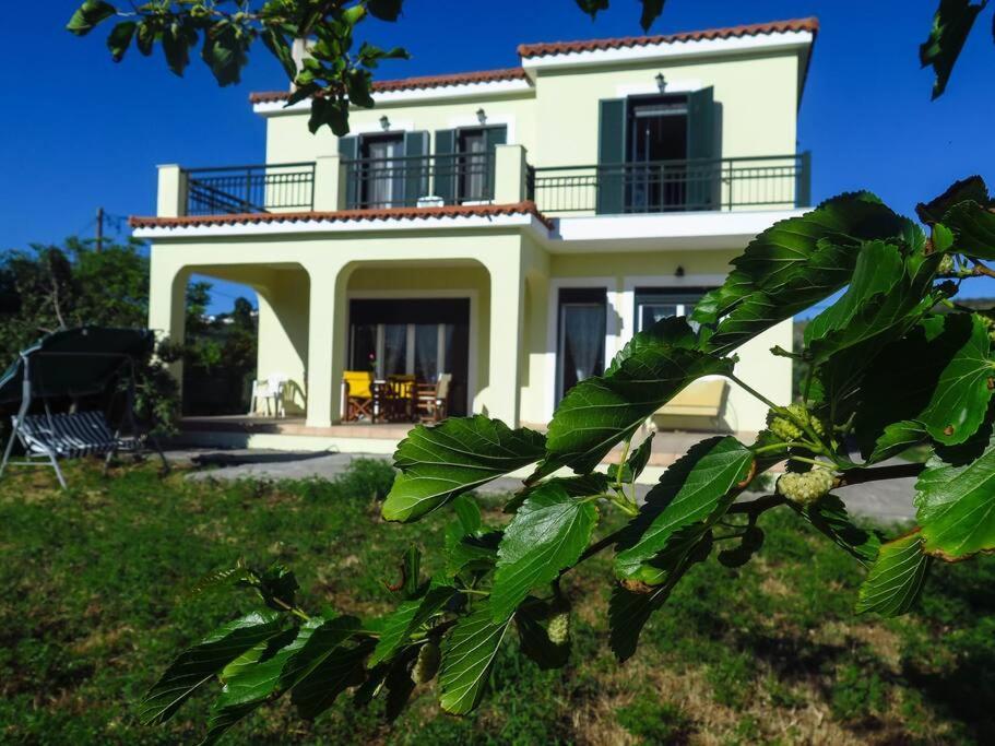 Villa Rania: Ευάερη Βίλα Με Θέα Τη Θάλασσα Lixouri Exterior foto